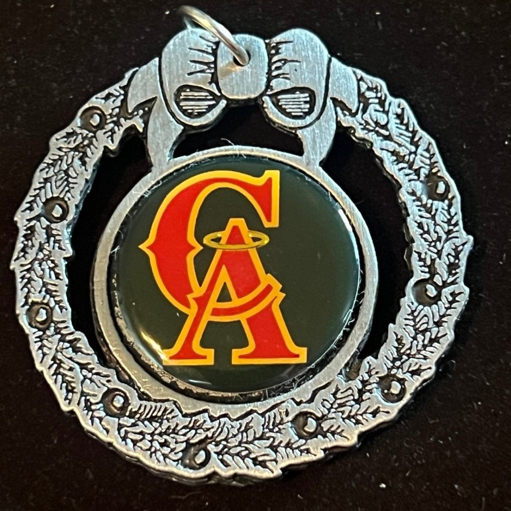 vintage California Angels MLB pewter wreath Christmas ornament pendant